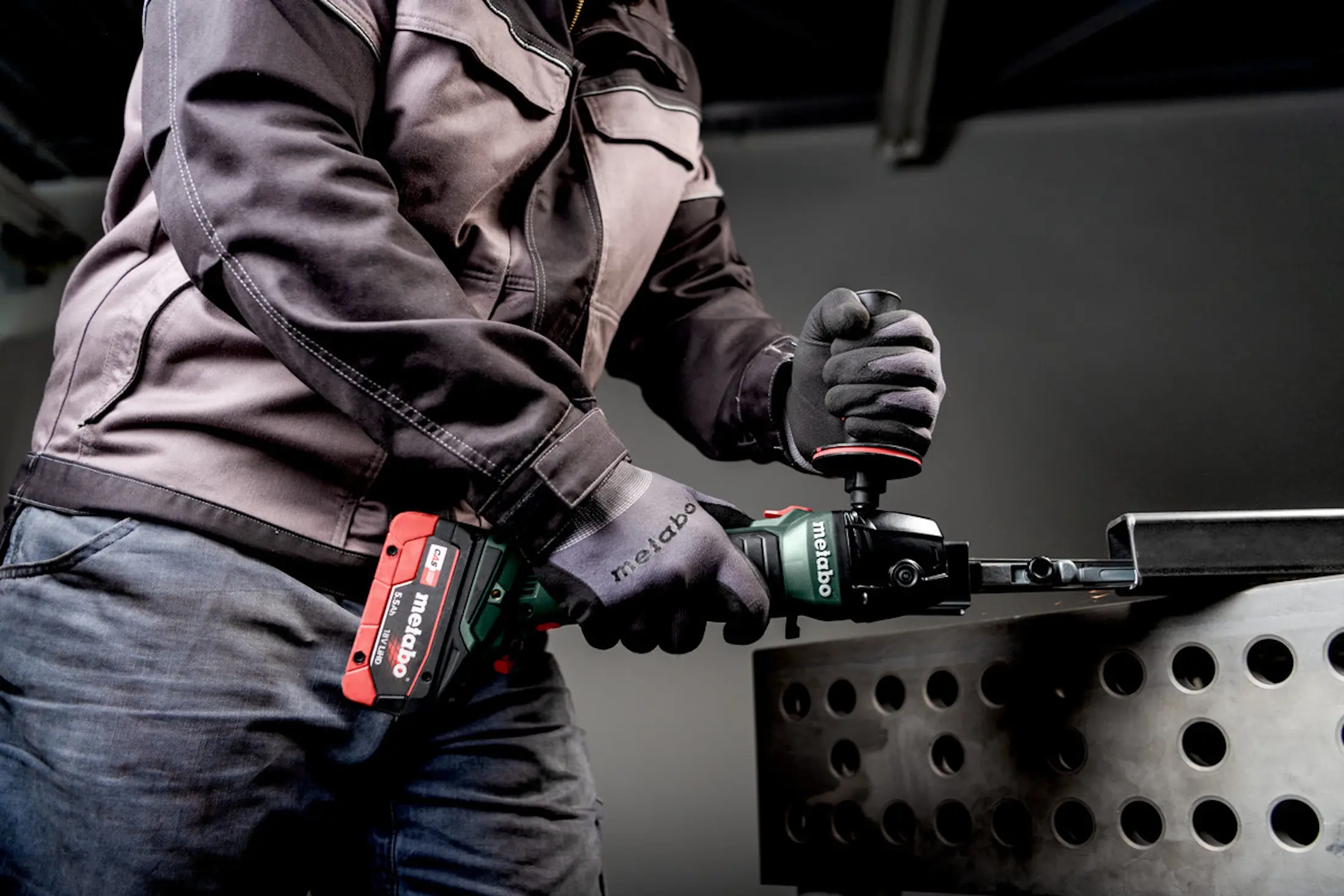 Аккумуляторная ленточная шлифмашина Metabo BFVB 18 LTX BL 90 (601767840)