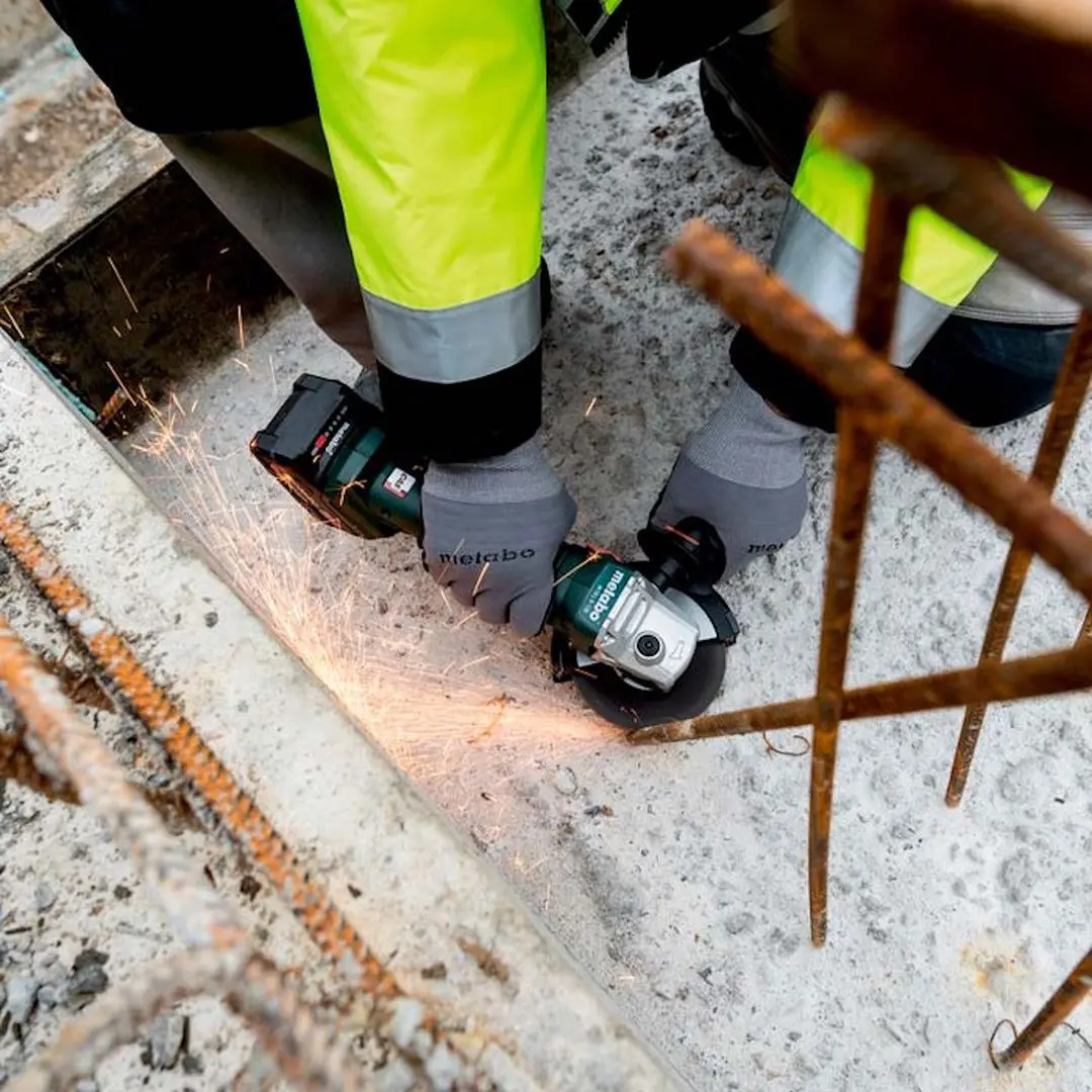 Masina de slefuit unghiulara cu acumulator Metabo W 18 L BL 9-125