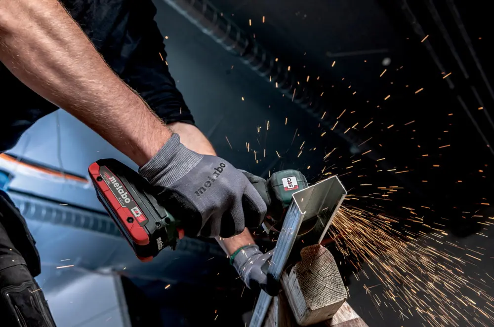 Аккумуляторная угловая шлифовальная машина Metabo CC 18 LTX BL (600349850) - 2