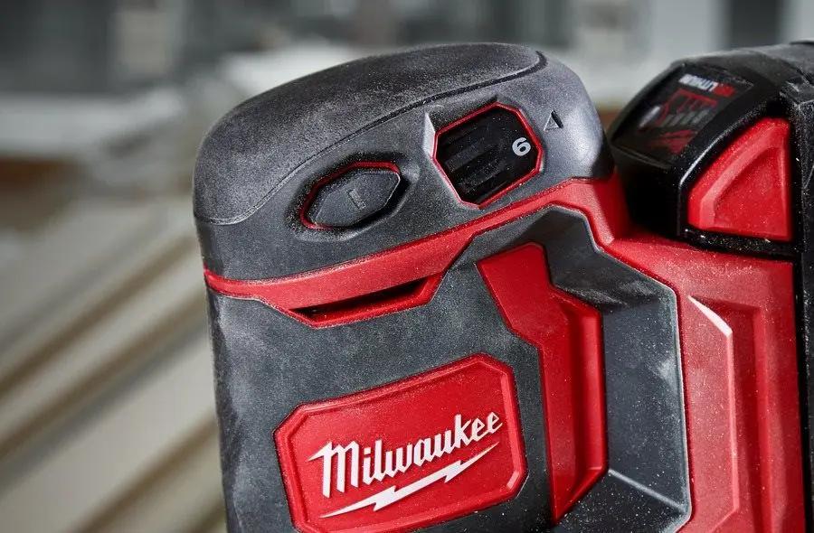 Masina de slefuit excentric cu acumulator Milwaukee M18BOS125-0 Solo