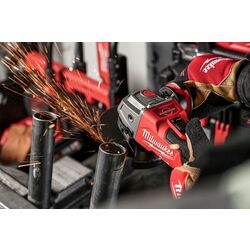 Masina de slefuit unghiulara cu acumulator Milwaukee M18FSAG125XB-O Thumb