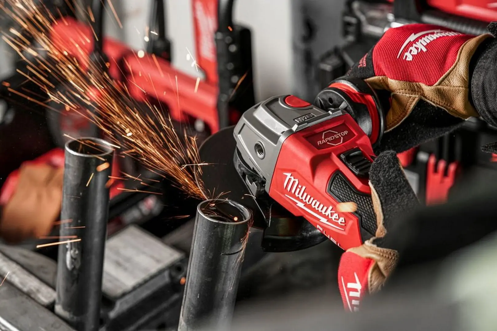 Masina de slefuit unghiulara cu acumulator Milwaukee M18FSAG125XB-O
