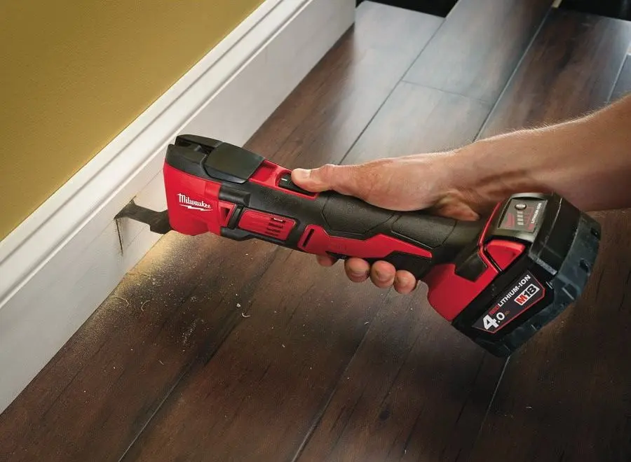 Masina de slefuit multifunctionala Milwaukee M18 BMT-0