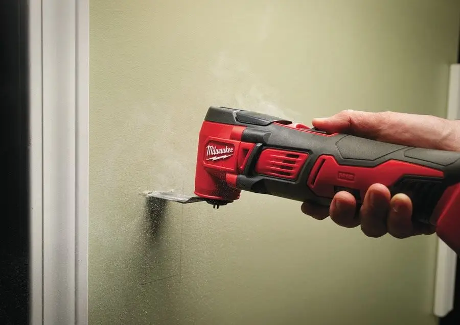 Masina de slefuit multifunctionala Milwaukee M18 BMT-0