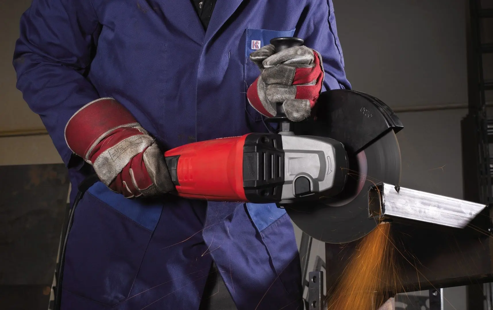 Polizor unghiular Milwaukee AG 22-230 DMS