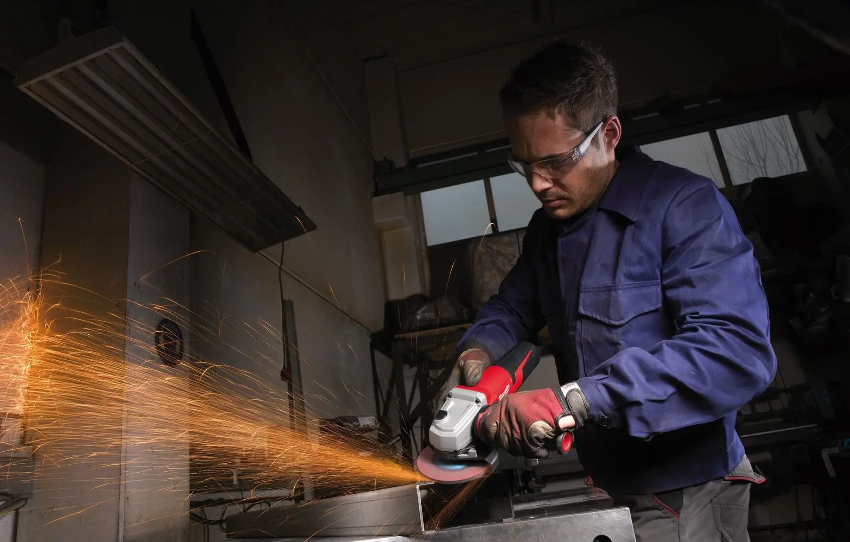 Polizor unghiular Milwaukee AGV 15-125 XE