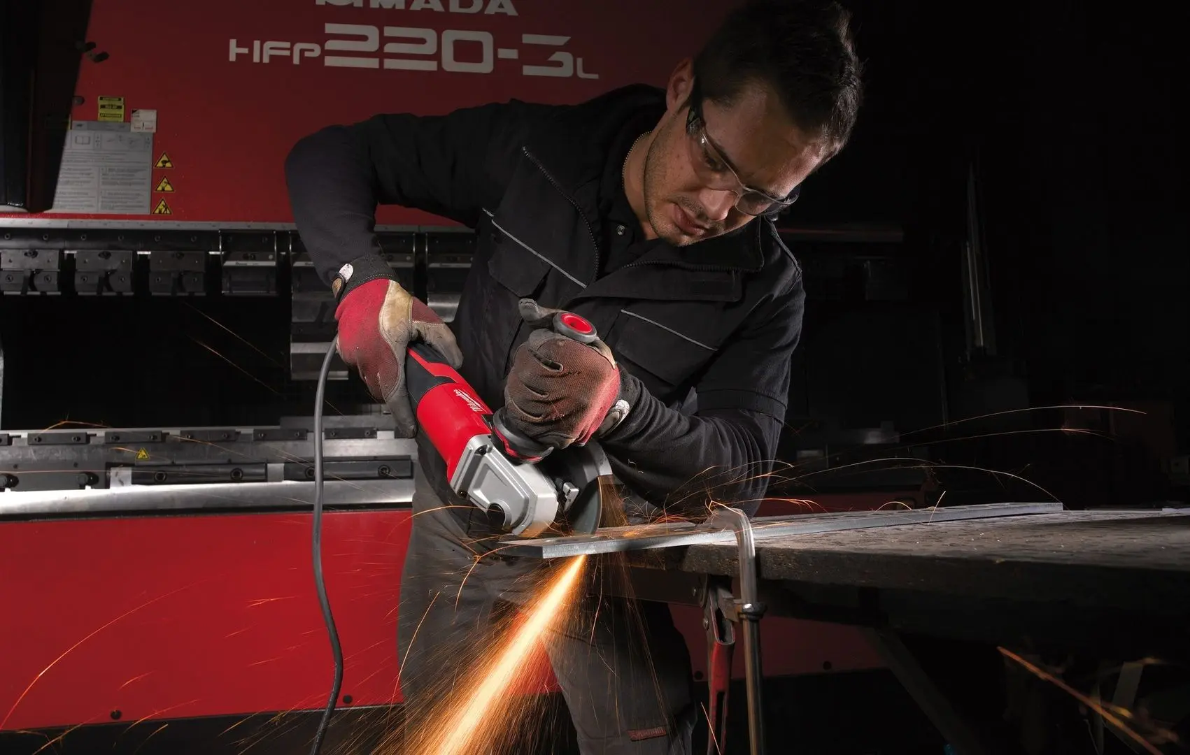 Polizor unghiular Milwaukee AGV 15-125 XE