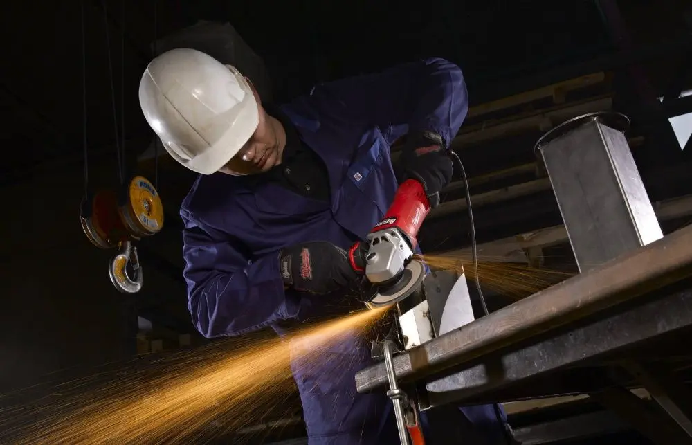 Polizor unghiular Milwaukee AGV17-125XE