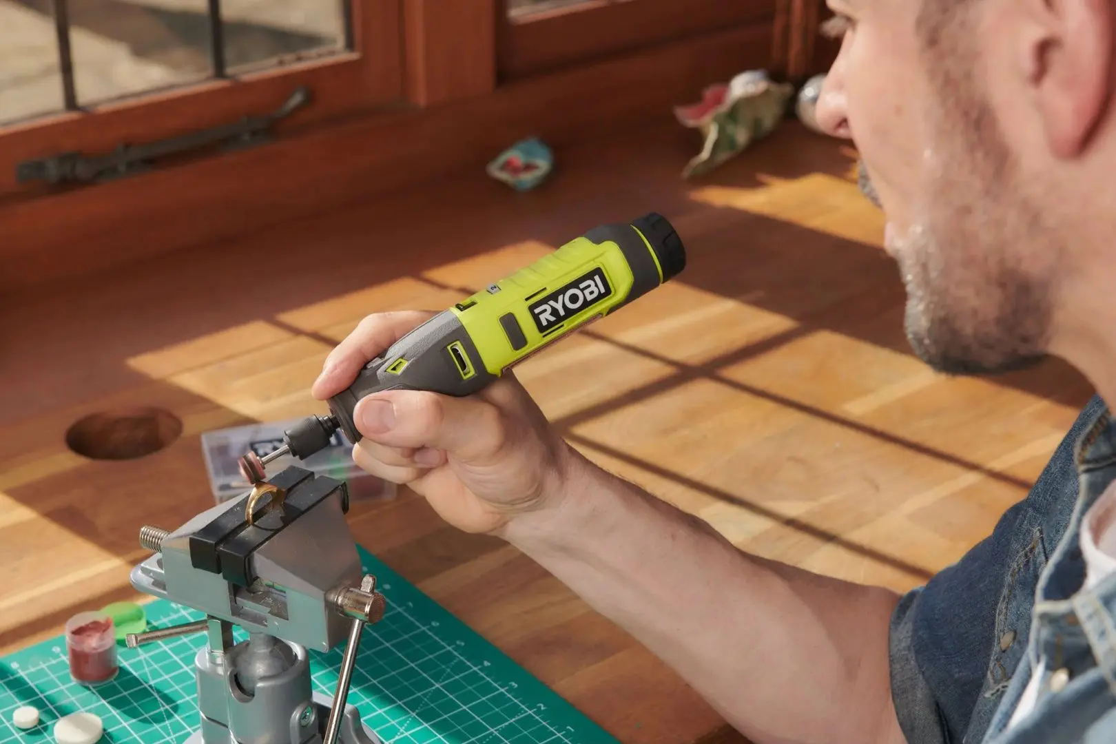 Polizor drept cu acumulator Ryobi RRT4-120GA15 - 5