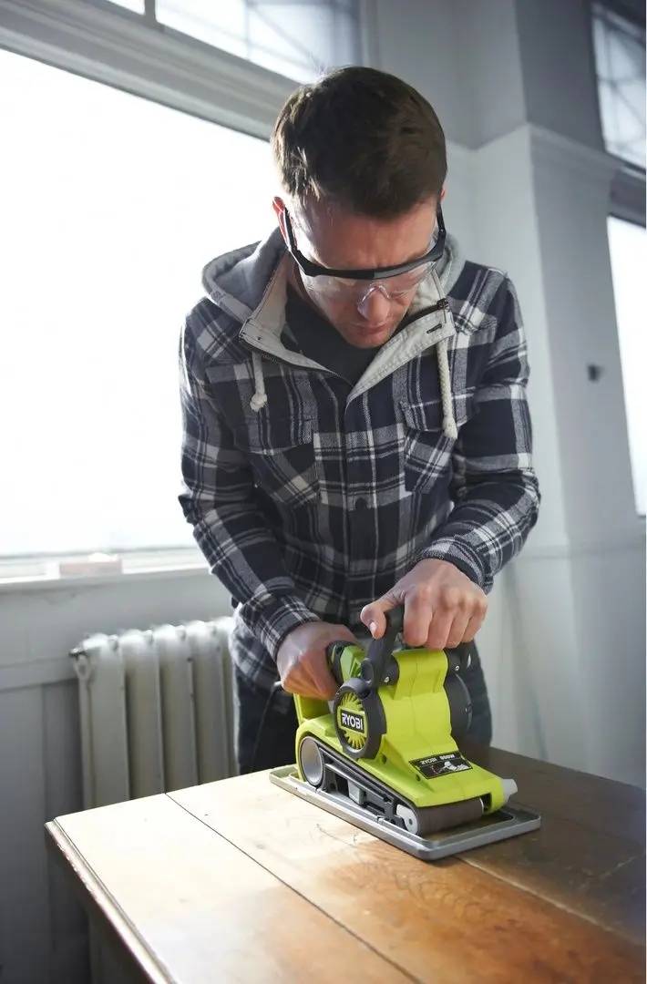 Masina de slefuit cu banda Ryobi EBS800