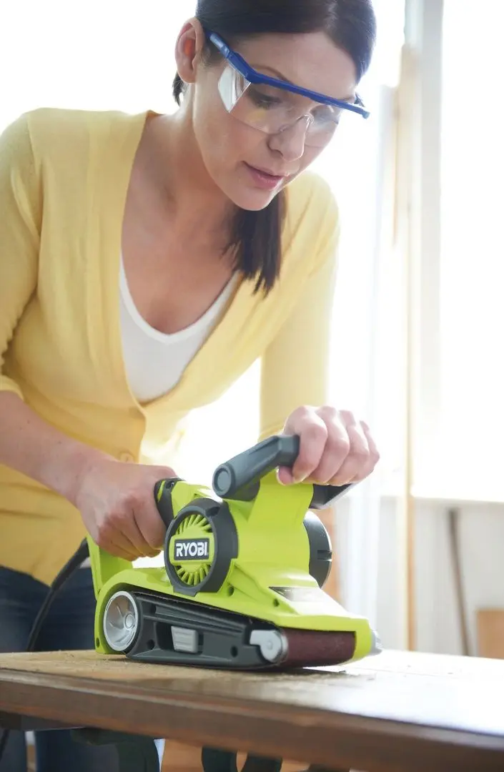 Masina de slefuit cu banda Ryobi EBS800