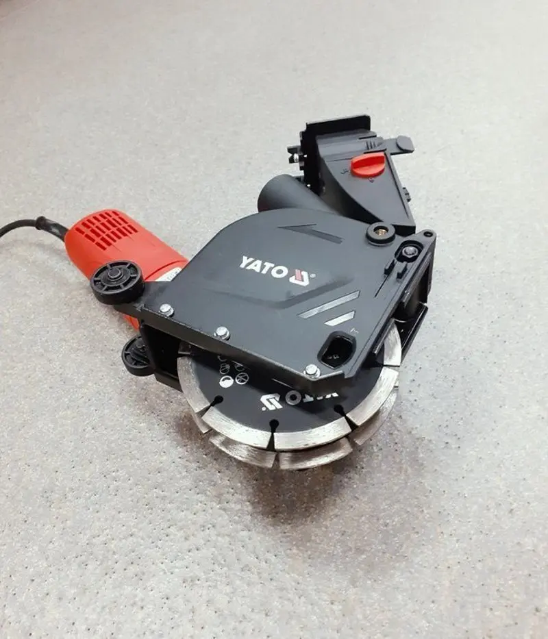 Masina de frezat caneluri Yato YT-82015 (Red/Black)