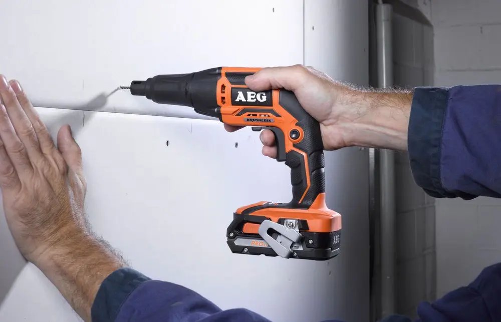 Masina de insurubat cu acumulator AEG BTS18BL-0