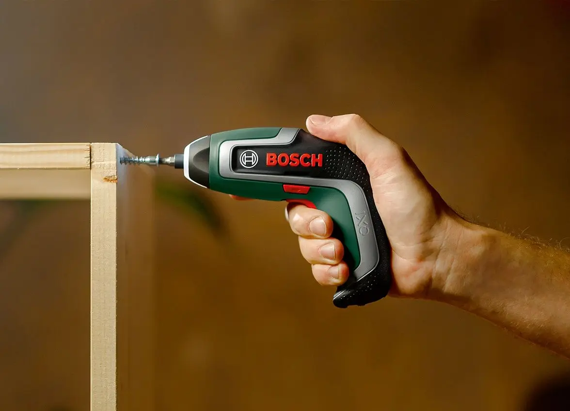 Аккумуляторная отвертка Bosch IXO 7 06039E0020