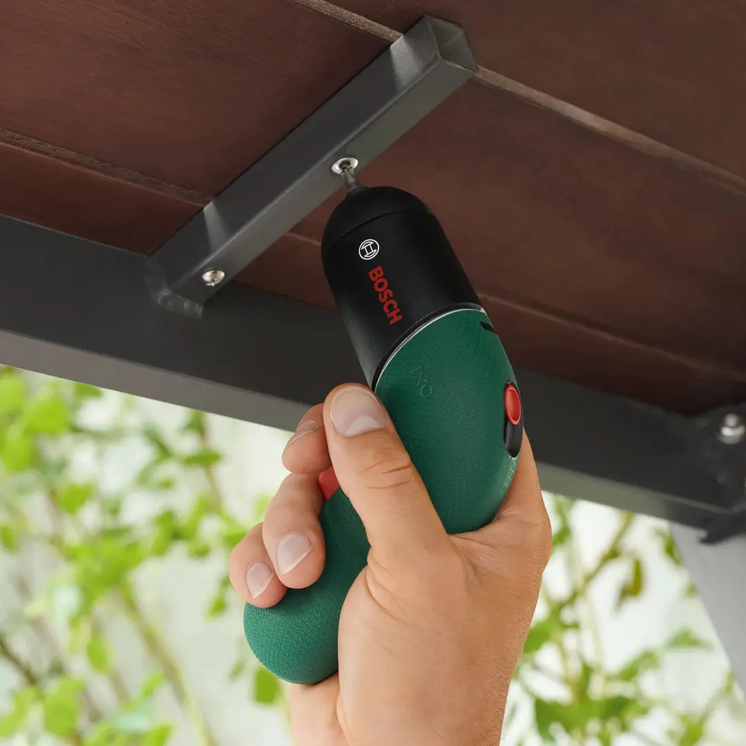 Отвертка аккумуляторная Bosch IXO 6 Set (06039C7122)