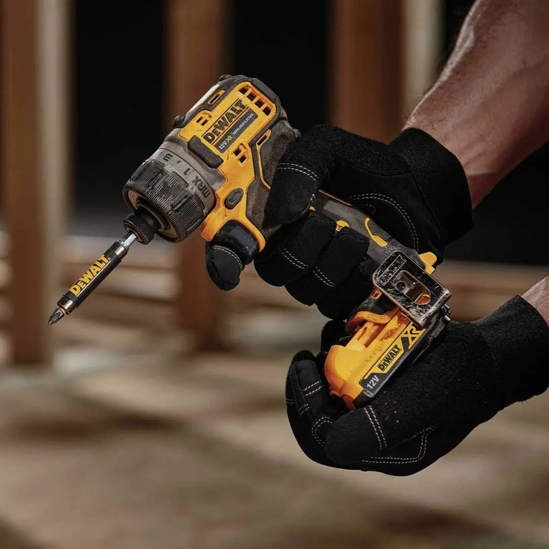 Masina de insurubat Dewalt DCF601D2