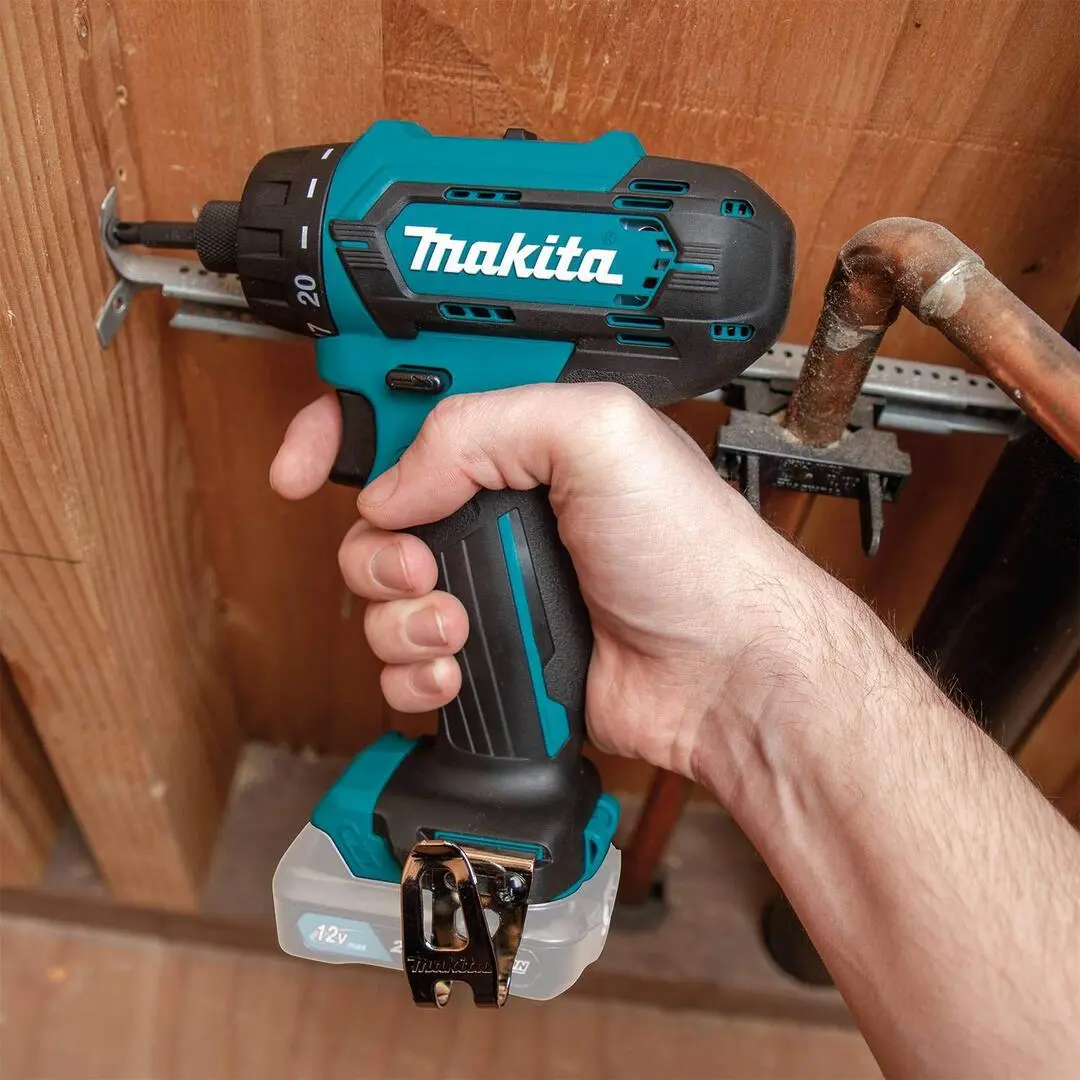 Аккумуляторная дрель-шуруповерт Makita DF033DSME (Blue)