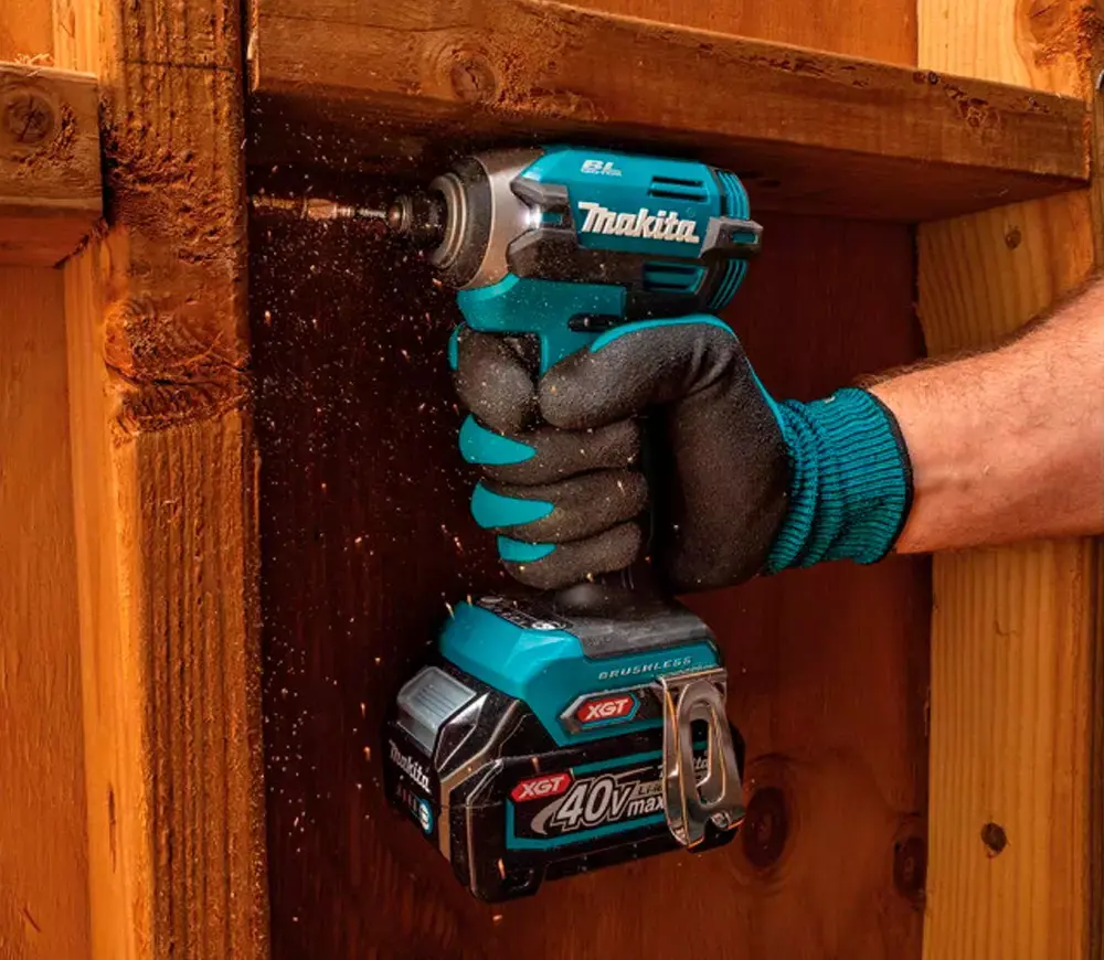 Masina de insurubat cu percutie si acumulator Makita TD003GA201