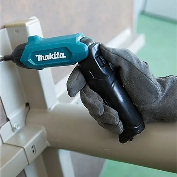 Surubelnita cu acumulator Makita DF001DW