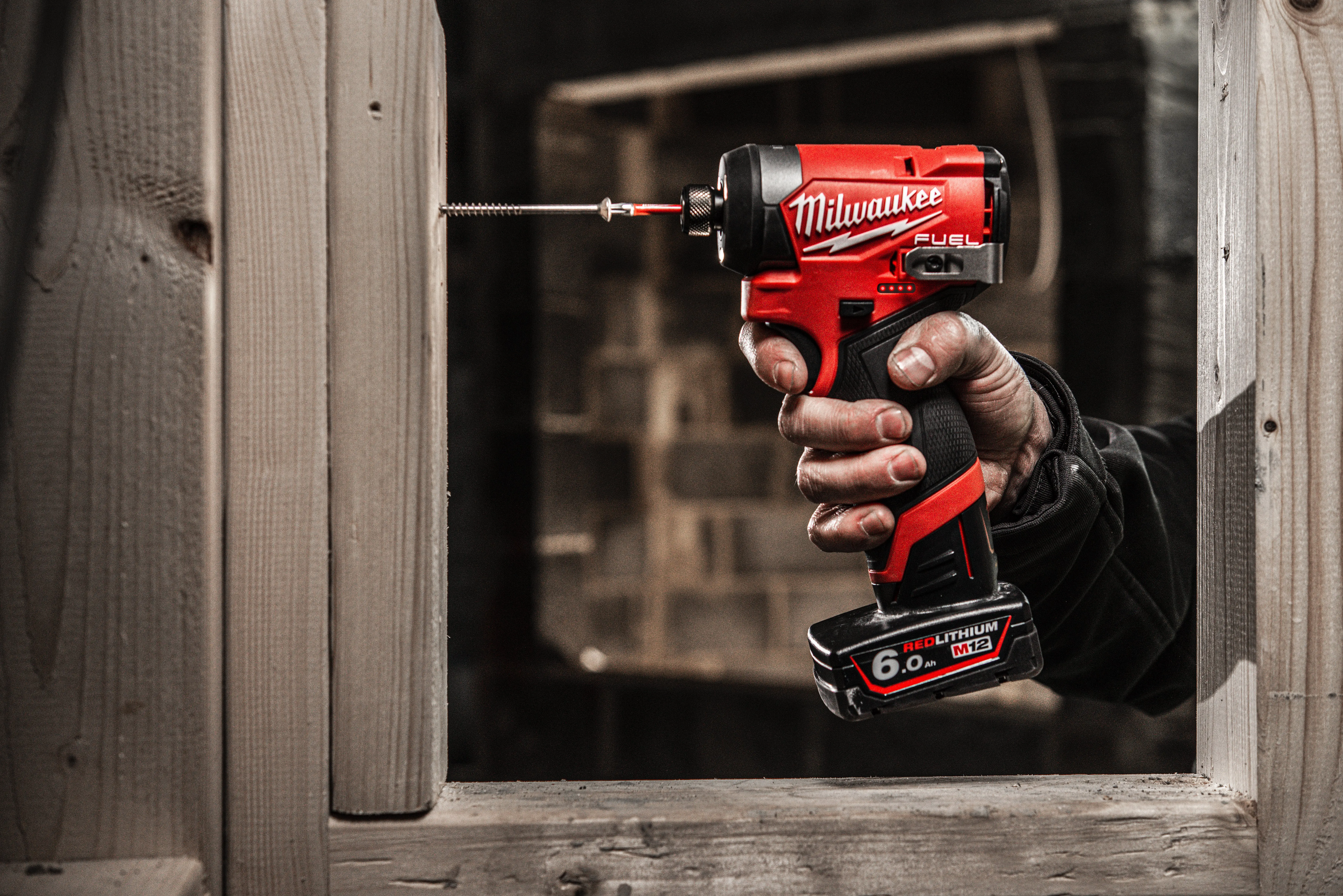 Аккумуляторная отвертка Milwaukee M12 FID2MC-202X (4933499462) - 4