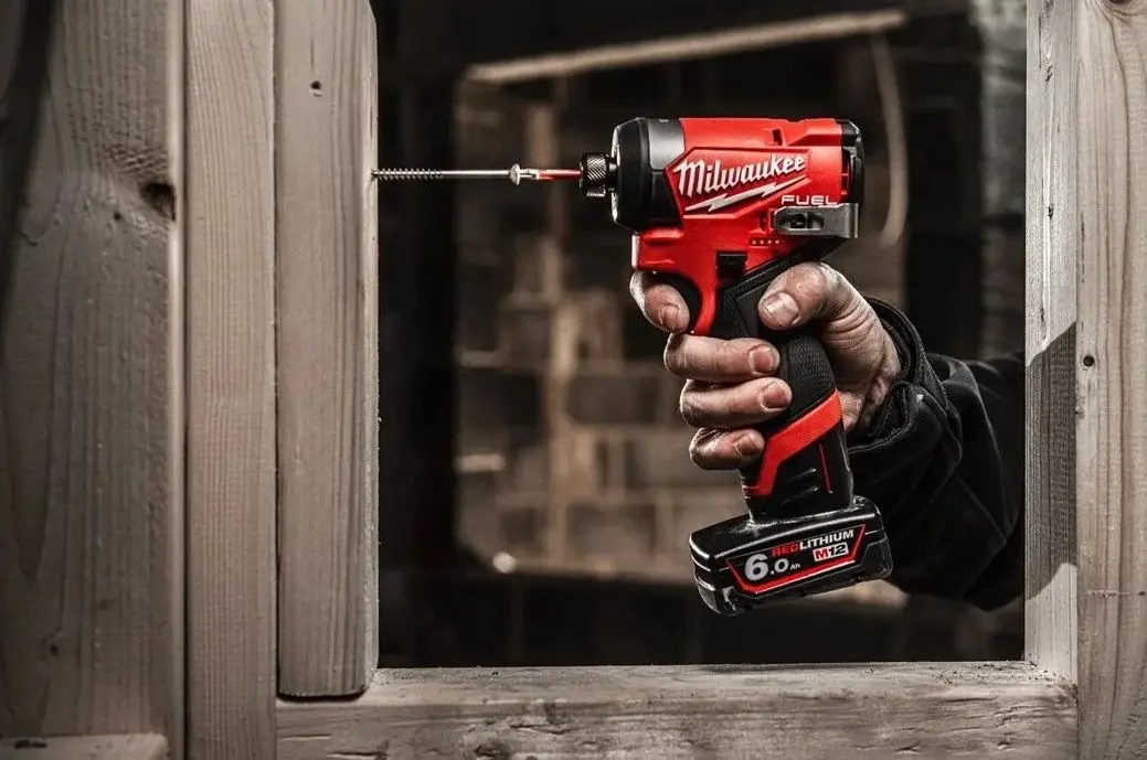 Masina de insurubat cu impact si acumulator Milwaukee M12 Fuel FID2-202X Set - 3