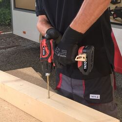 Шуруповерт аккумуляторный Yato YT-82800 Thumb