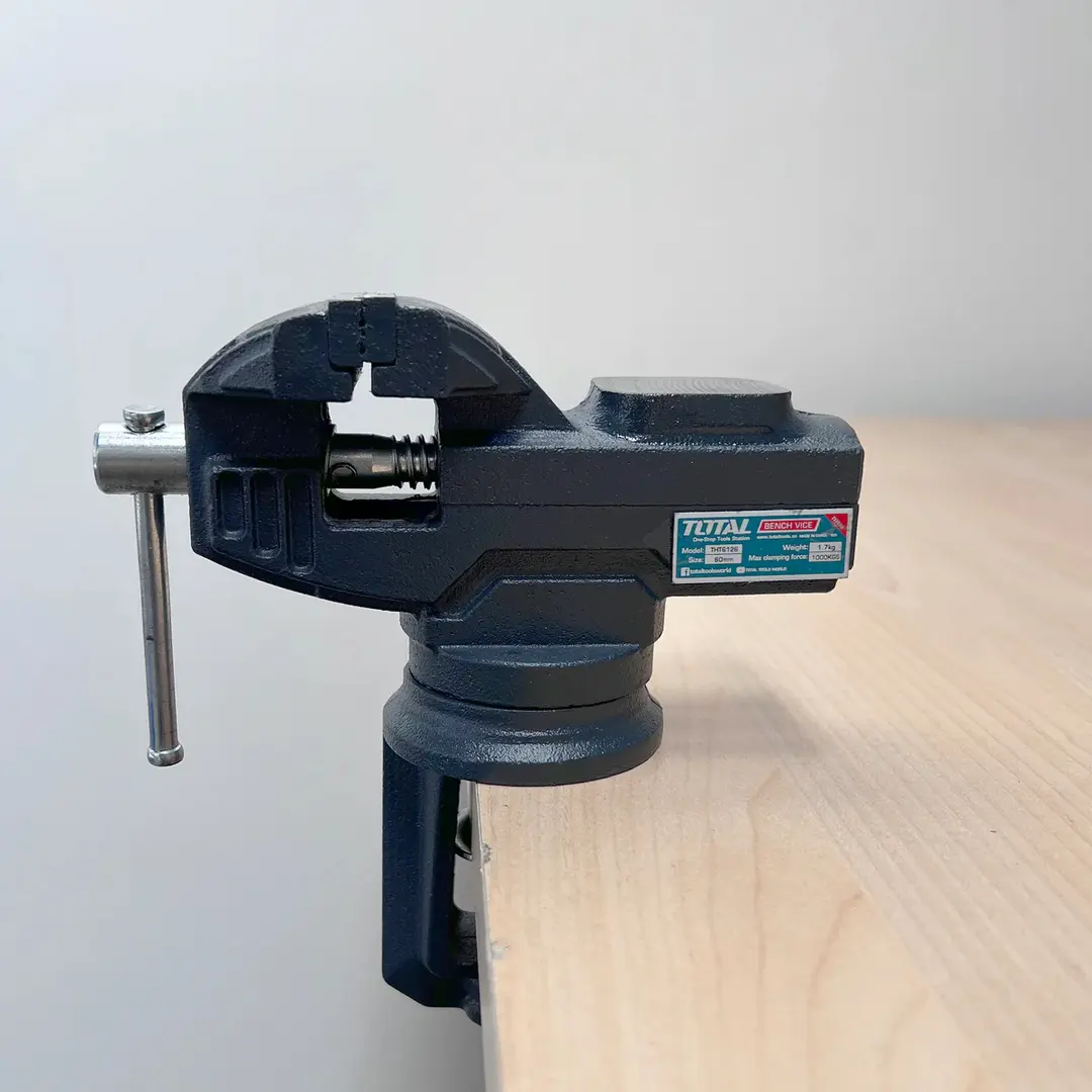 Menghina Total THT6126