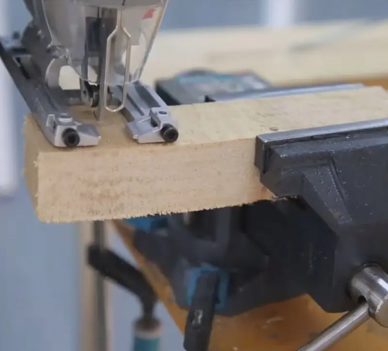 Menghina Total THT6146