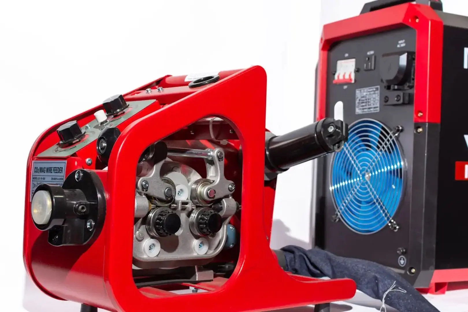 Aparat de sudat Vector Plus MIG500F (Black/Red)