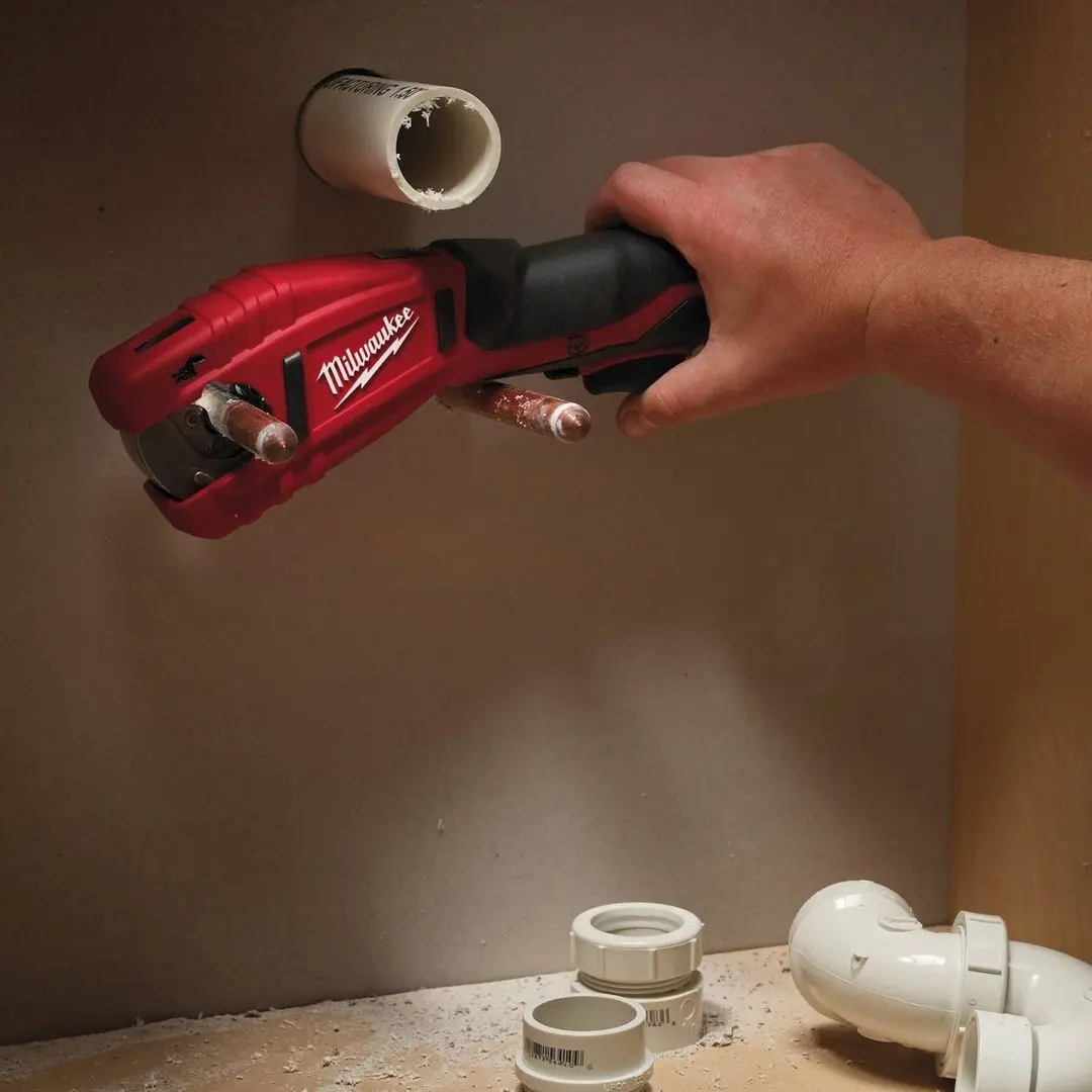 Taietor de tevi cu acumulator Milwaukee C12PC-21C