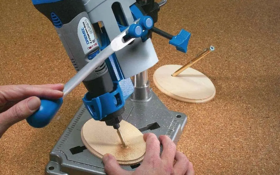 Стойка для сверления Dremel 220 26150220JB