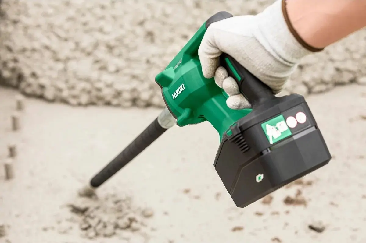 Vibrator pentru beton Hikoki UV3628DAW4Z