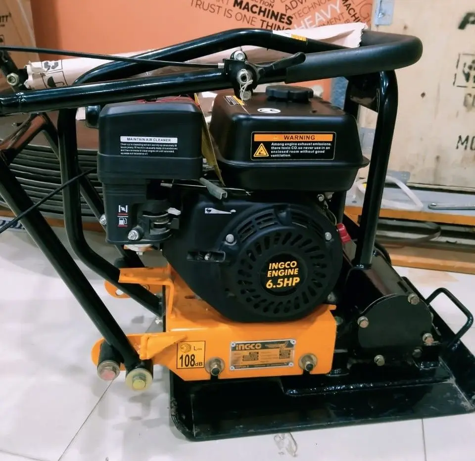 Виброплита бензиновая Ingco GCP060-2