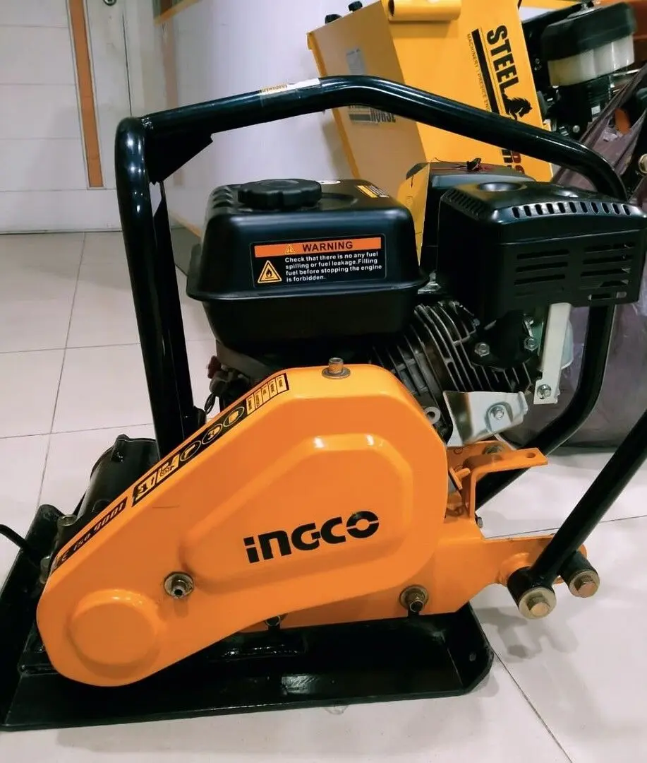 Виброплита бензиновая Ingco GCP060-2