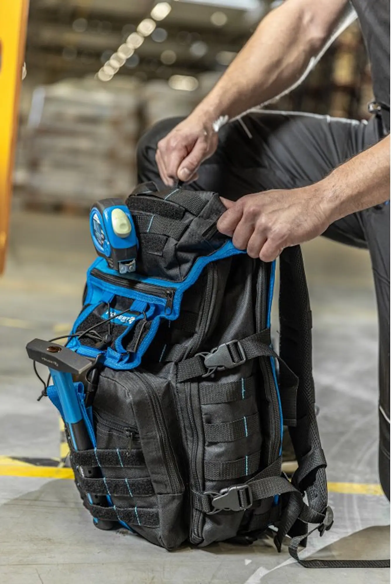 Rucsac pentru instrumente Hoegert HT7G220 (Black/Blue)