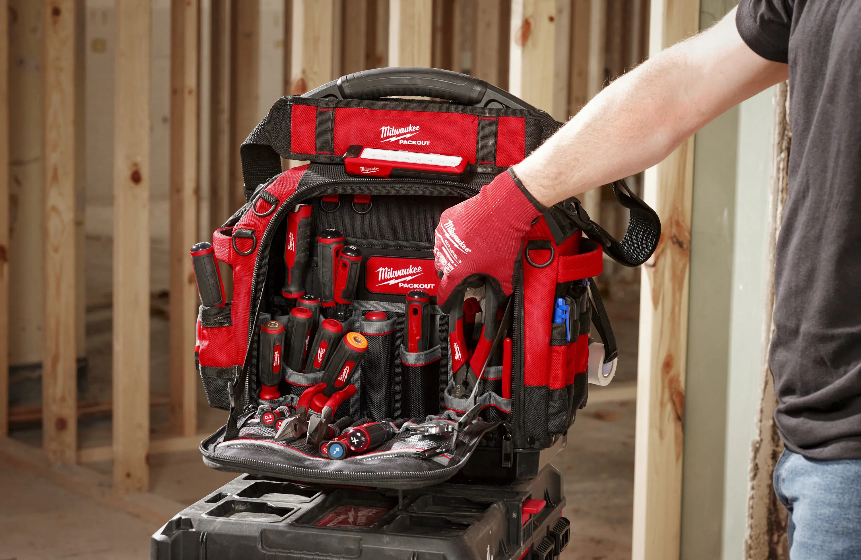 Сумка для инструментов Milwaukee Packout 4932493623 (Red/Black)