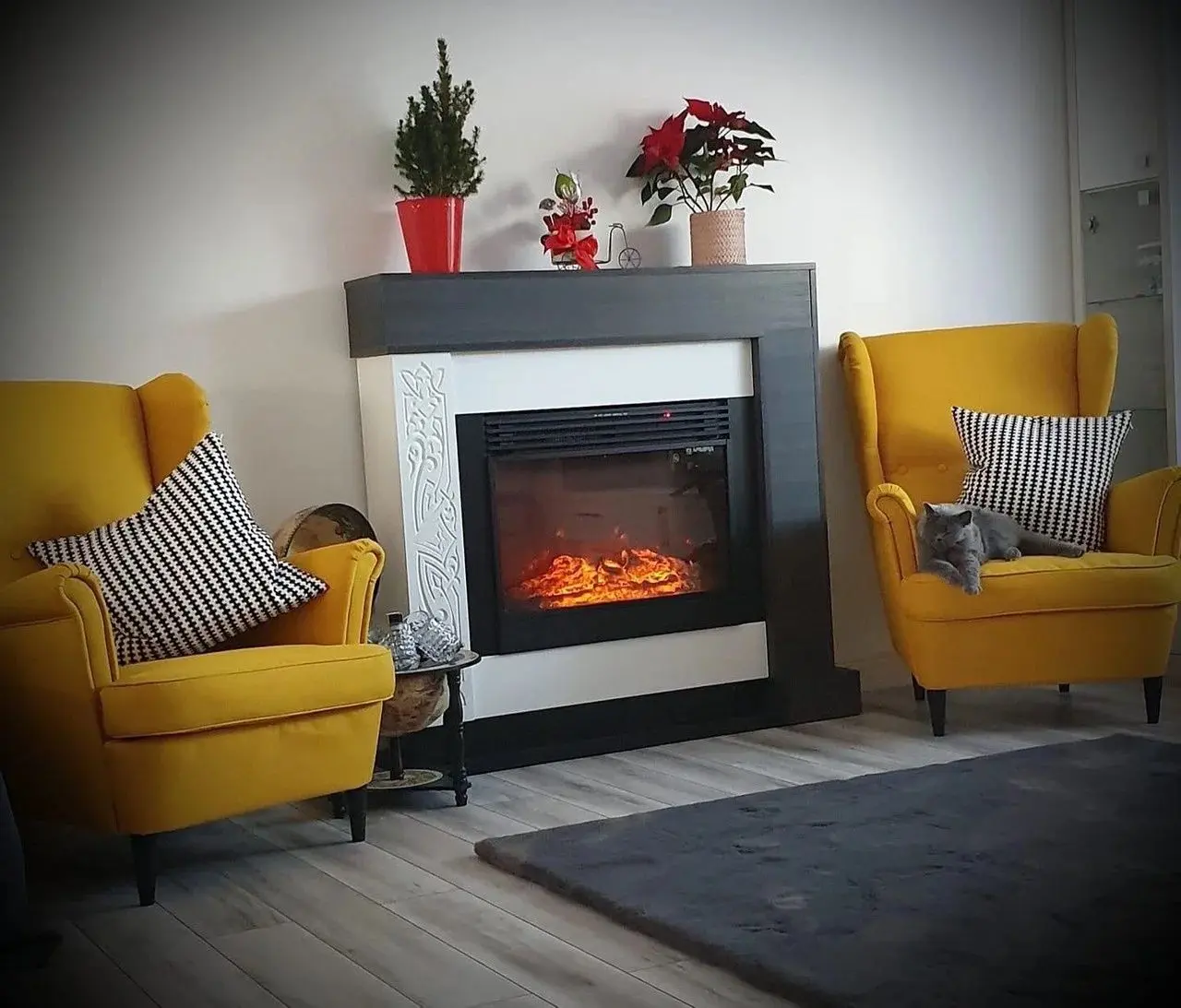 Semineu Neon cu focar Mirabela (Black/White)