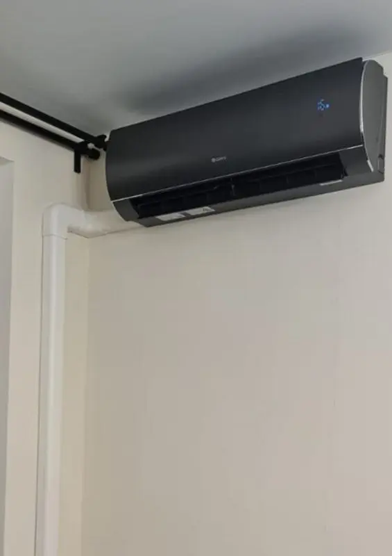 Climatizor sistem-split Gree Fairy GWH09ACC-K6DNA1F (Black)