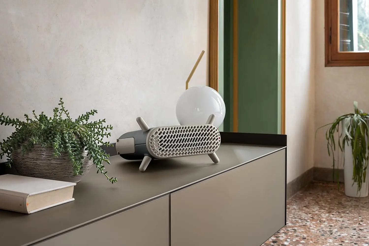 Термовентилятор Delonghi Capsule Fit HFS70B24 (Grey)