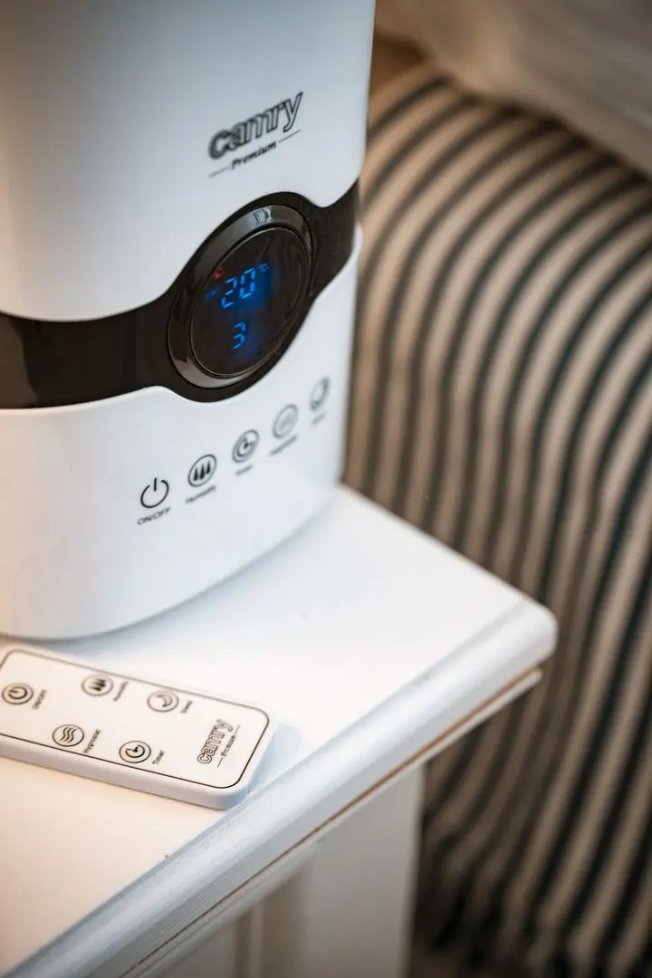 Umidificator de aer Camry CR 7964 (White/Black)