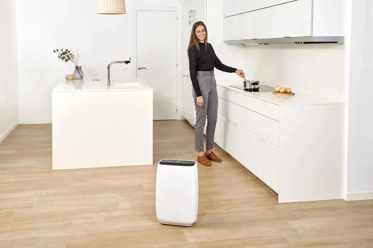 Purificator de aer Black&Decker BXAP350E (White)