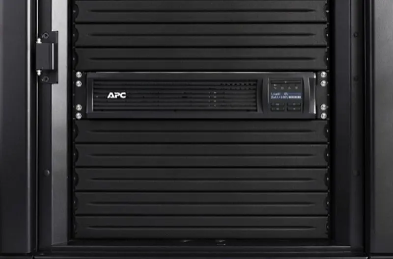 Источник бесперебойного питания APC Smart-UPS SMT3000RMI2UC