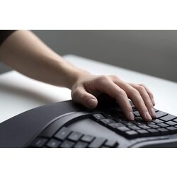 Комплект клавиатура + мышь Microsoft Ergonomic Desktop (Black) Thumb