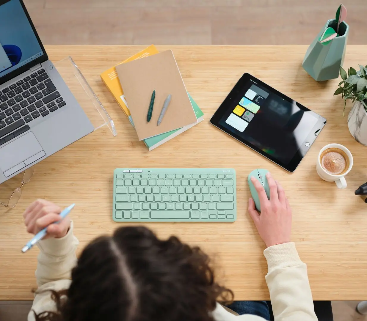 Tastatura fara fir Trust Lyra (Green)