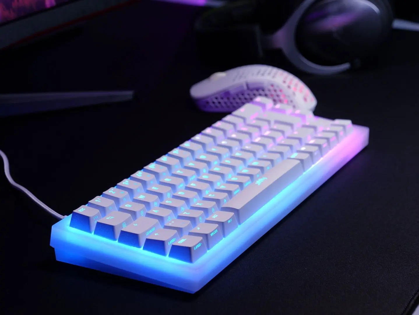 Клавиатура Xtrfy K5 Compact RGB (Transparent/White) - 11