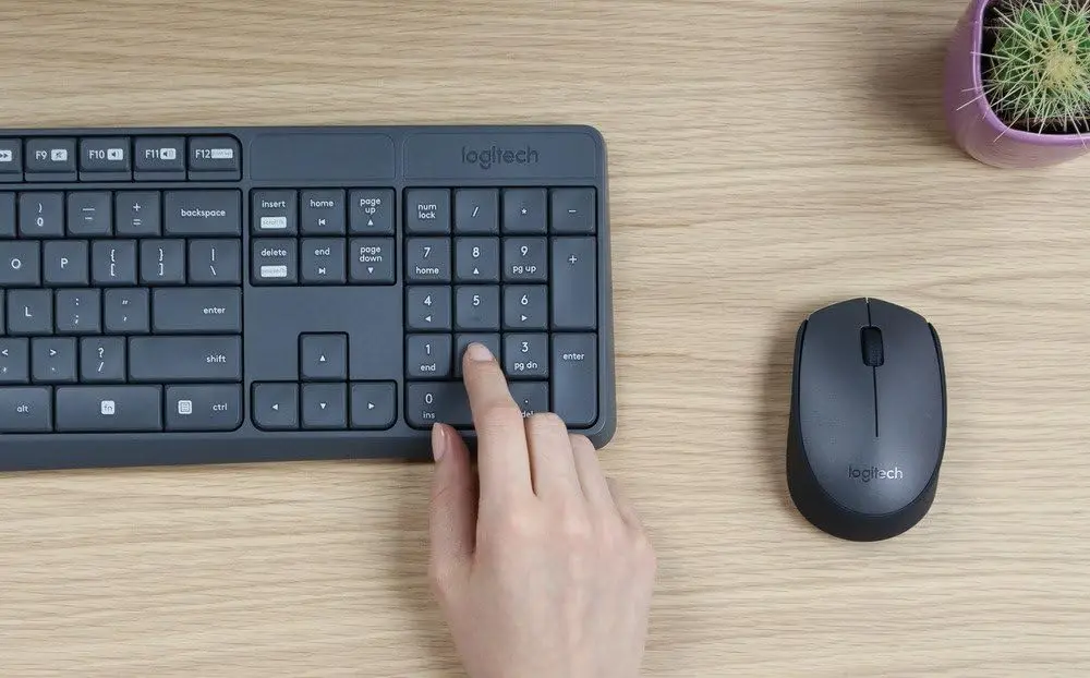 Набор клавиатура + мышь Logitech Wireless Combo MK235 (Black) - 4