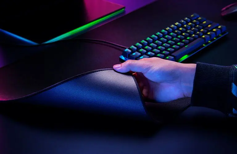 Covoras pentru mouse Razer Strider - L (Black)