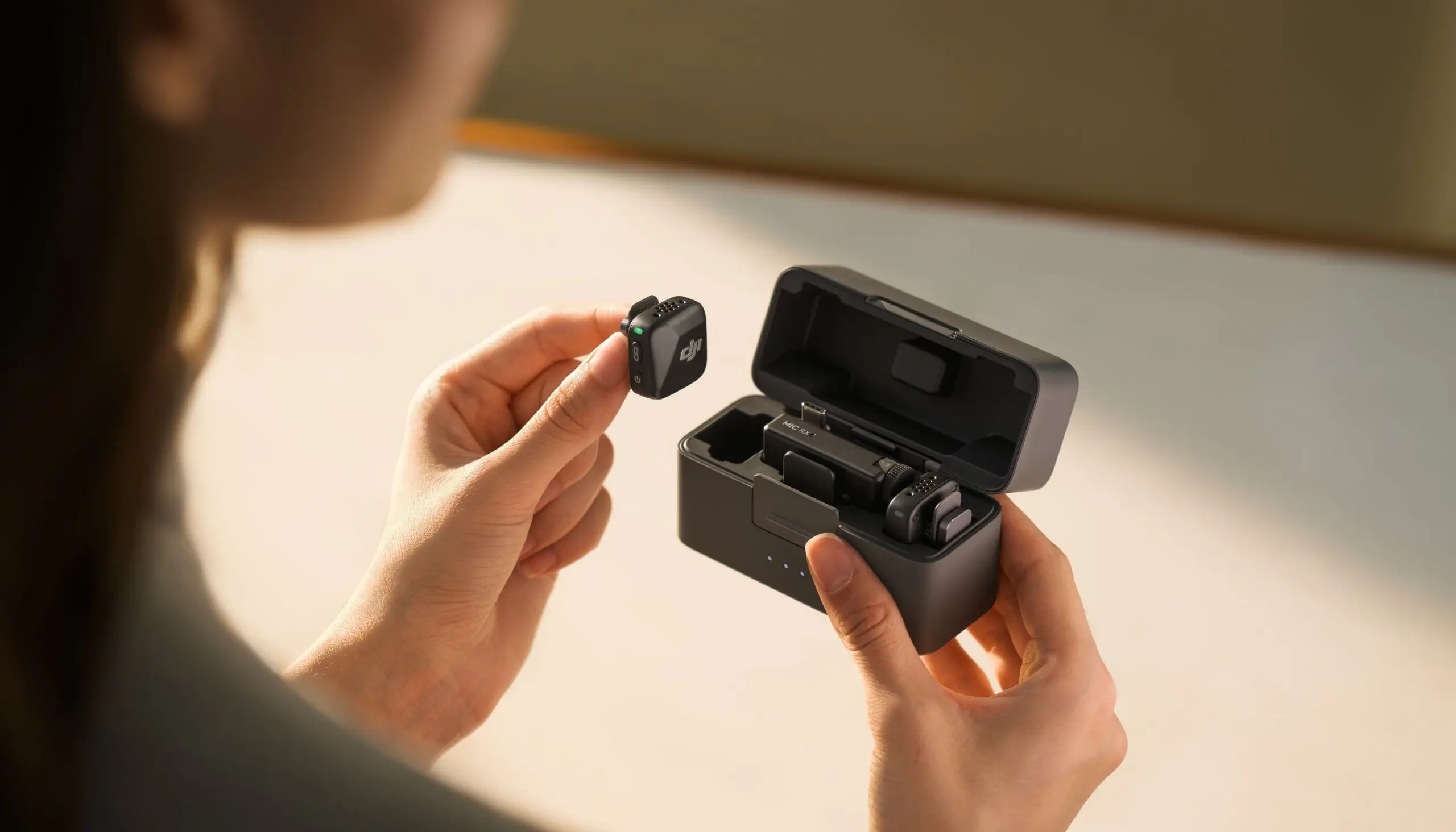 Microfon cu buclă fara fir DJI Mic Mini 2 TX + 1 RX + Charging Case (Black) - 7