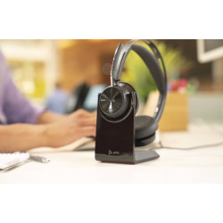 Беспроводные наушники + зарядная станция Poly Voyager Focus 2 MS 9T9J6AA (Black) Thumb