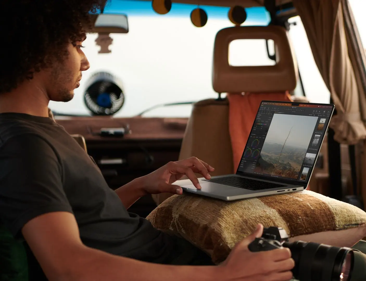 Laptop Apple MacBook Pro 14 MKGT3ZE/A  M1 Pro 16GB DDR4/1TB SSD (Silver)